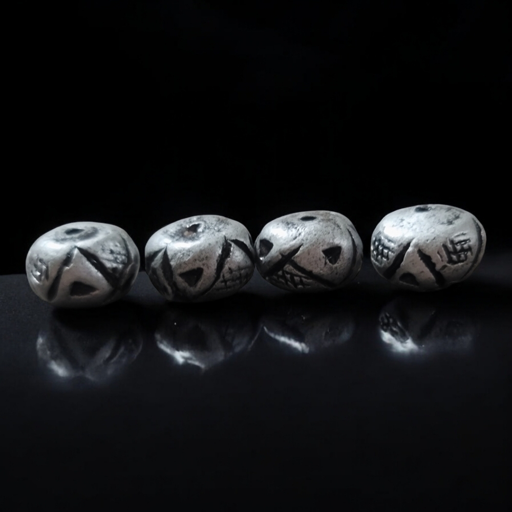 *New*  Unique Rare Vintage Clay Beads (20 per bag) - Picture 2 of 7